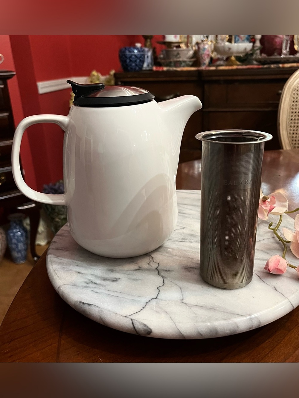 Tealyra Daze Large White Ceramic Teapot with Stainless Steel Infuser - 8”